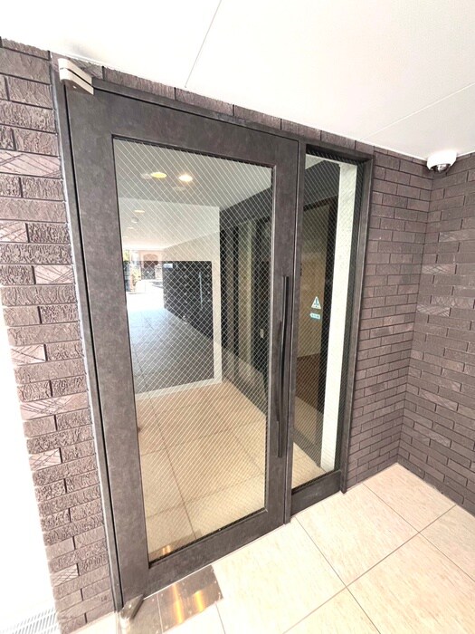 物件外観写真4　(エントランス部分)