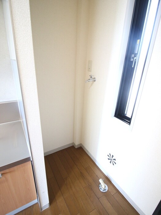 物件内観写真13　(洗濯機置場)