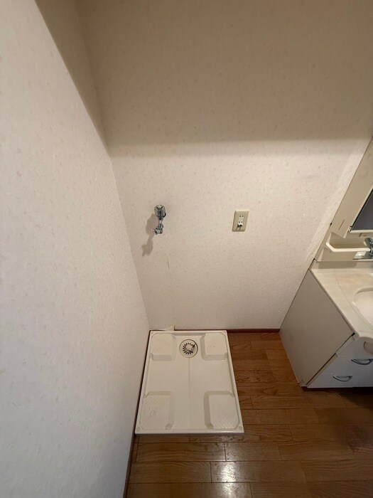 物件内観写真18　(洗濯機置場)