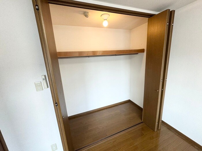物件内観写真12　(収納)