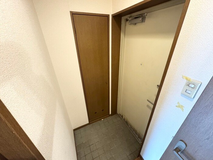物件内観写真15　(玄関)