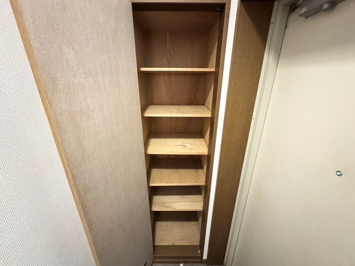 物件内観写真18　(靴箱)