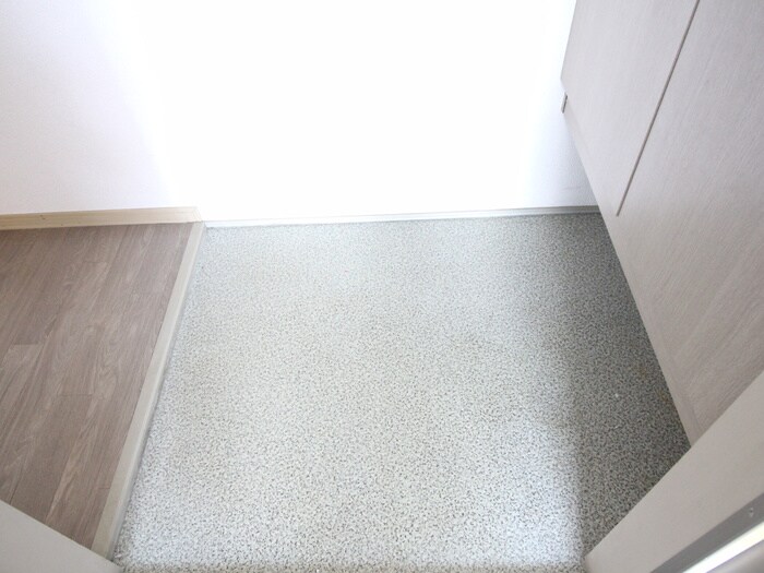 物件内観写真17　(玄関)