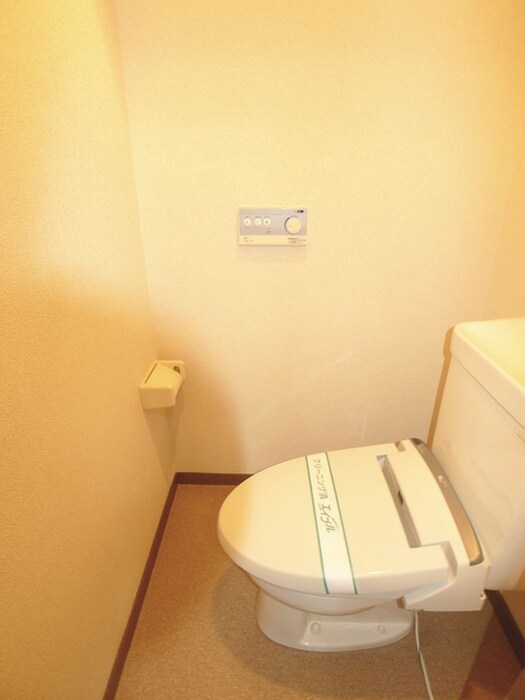 物件内観写真11　(トイレ)