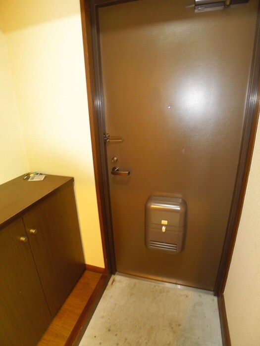 物件内観写真14　(玄関)