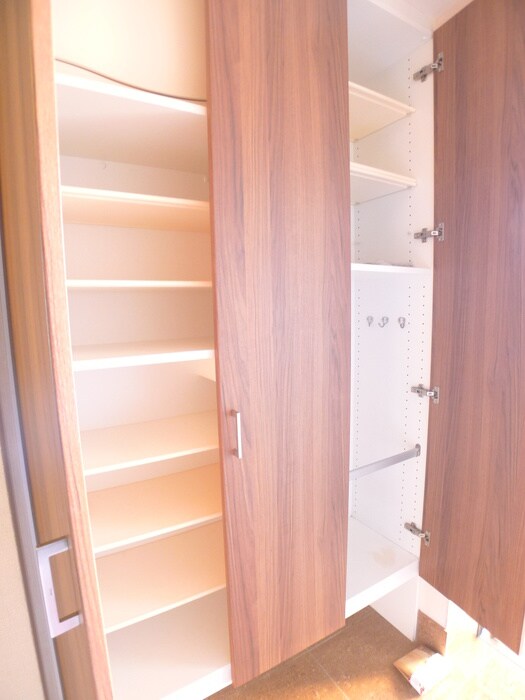 物件内観写真17　(靴箱)