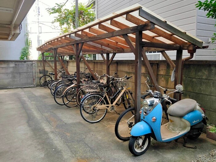 物件外観写真5　(駐輪場)