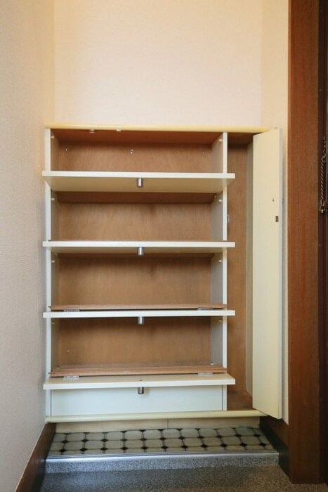 物件内観写真16　(靴箱)