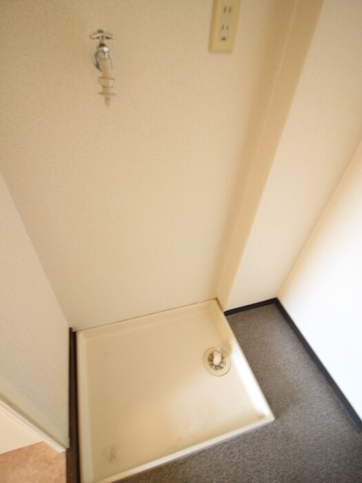 物件内観写真17　(洗濯機置場)