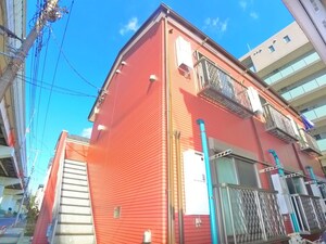晝間レッド外観写真