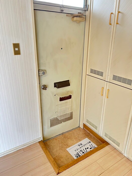 物件内観写真14　(玄関)