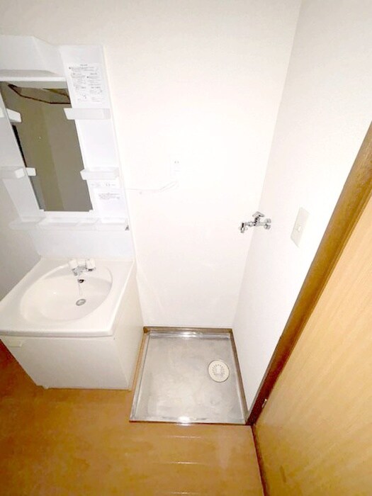 物件内観写真20　(洗濯機置場)