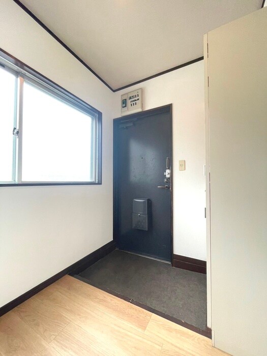 物件内観写真19　(玄関)