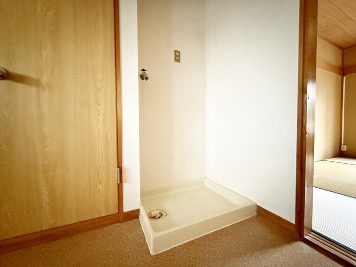 物件内観写真15　(洗濯機置場)