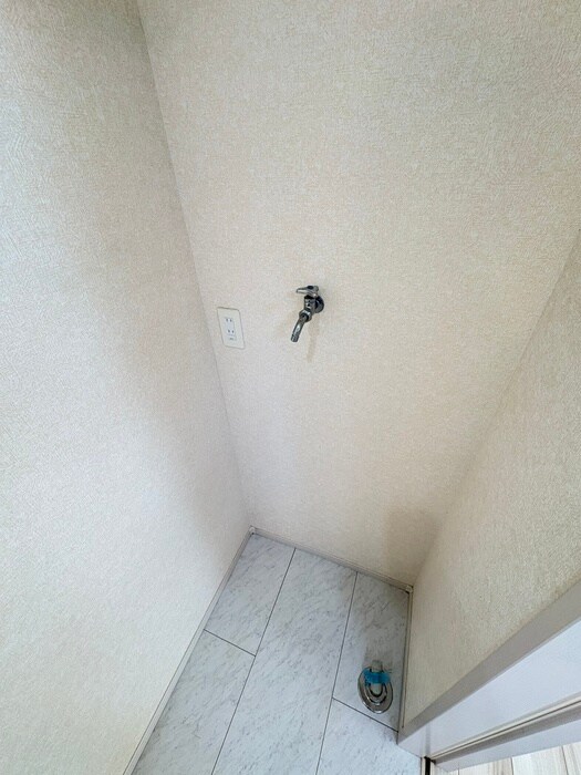 物件内観写真18　(洗濯機置場)