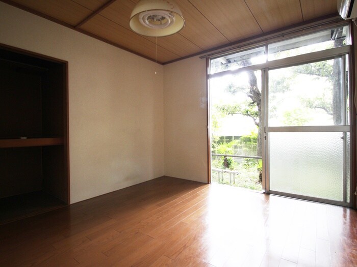 物件内観写真4　(居室)