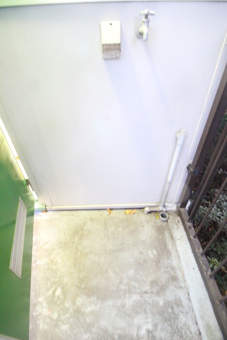 物件内観写真9　(洗濯機置場)