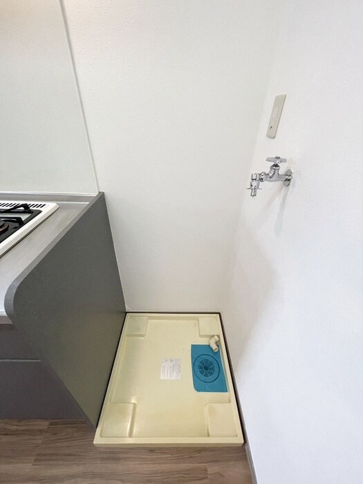 物件内観写真12　(洗濯機置場)