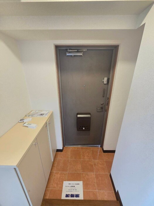 物件内観写真7　(玄関)