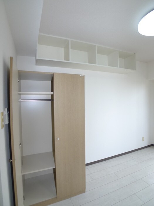 物件内観写真4　(収納)