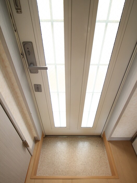 物件内観写真17　(玄関)