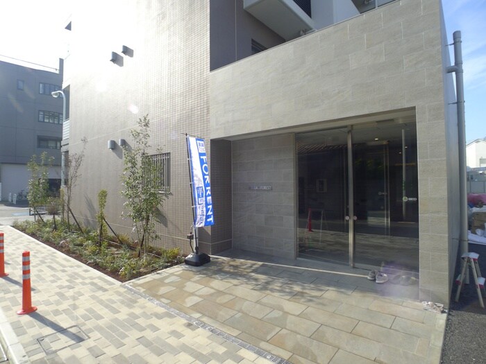 物件外観写真4　(エントランス部分)