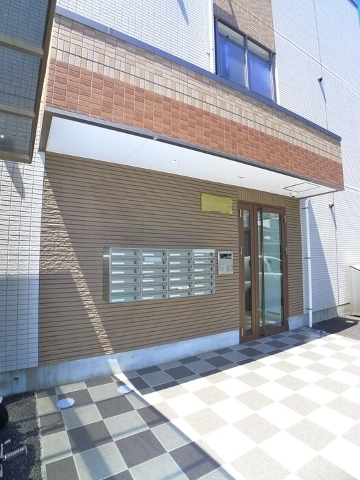 物件外観写真6　(エントランス部分)
