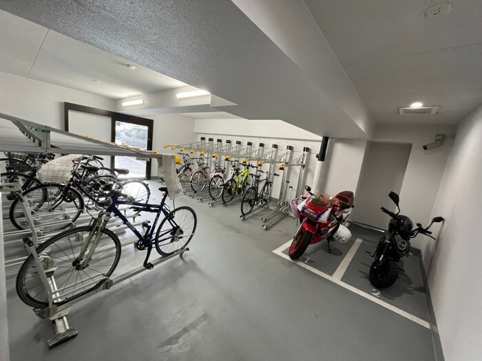 物件外観写真3　(駐輪場)