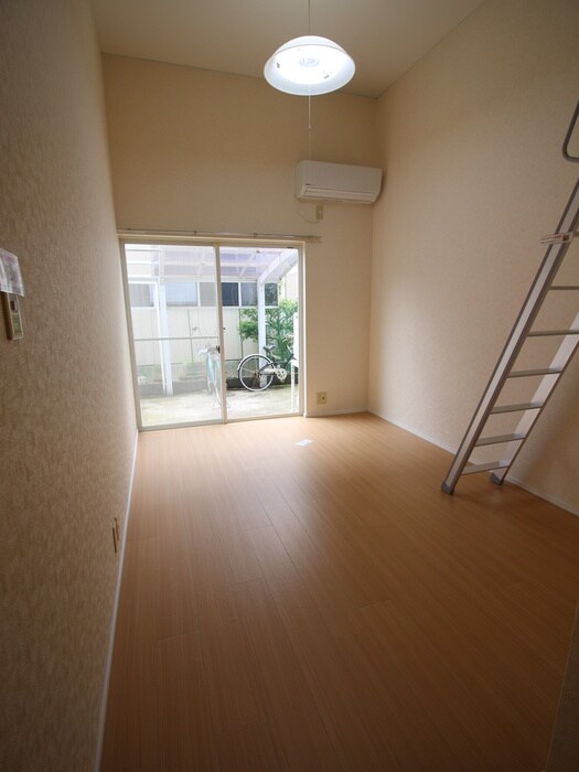 物件内観写真9　(居室)