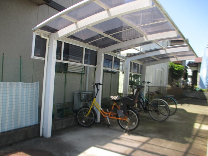 物件外観写真5　(駐輪場)