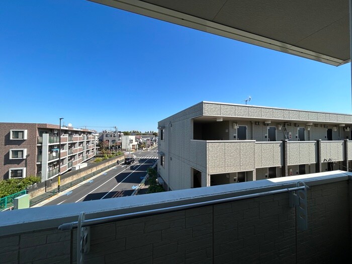 物件内観写真17　(室内からの展望)