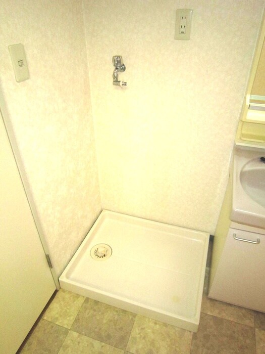 物件内観写真11　(洗濯機置場)