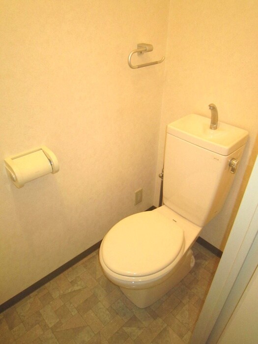 物件内観写真12　(トイレ)