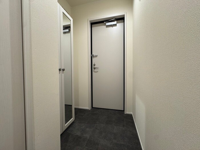 物件内観写真16　(玄関)