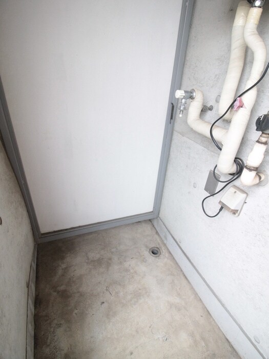 物件内観写真14　(洗濯機置場)