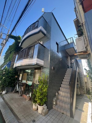 オ－ク三鷹外観写真