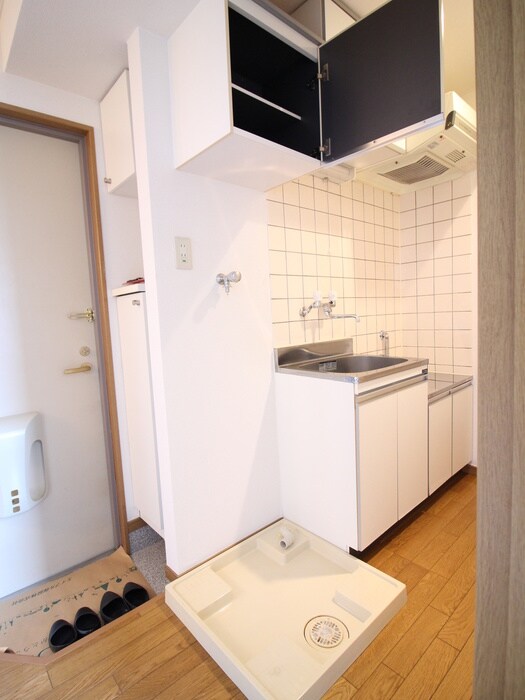 物件内観写真13　(洗濯機置場)