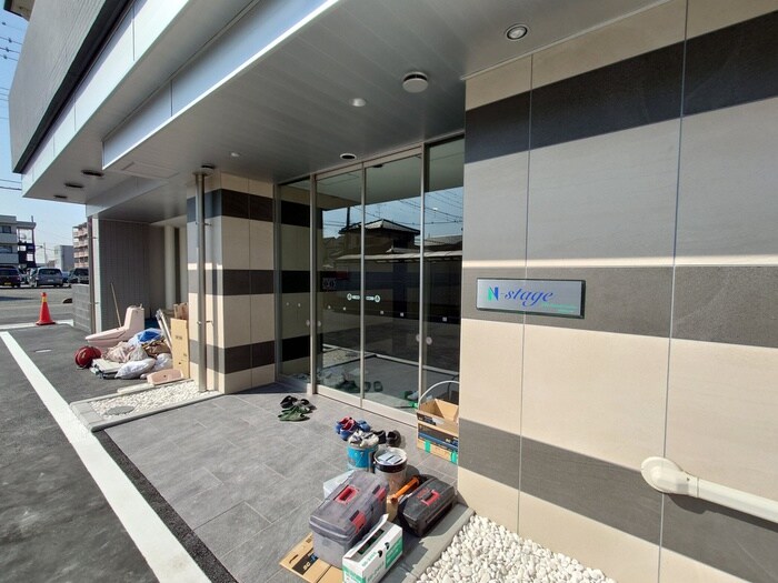 物件外観写真4　(エントランス部分)