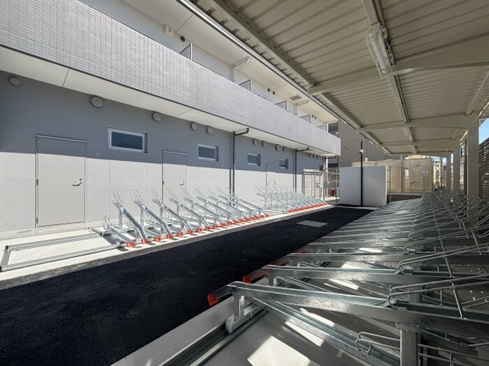 物件外観写真5　(駐輪場)