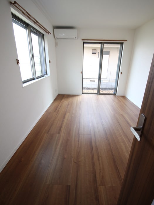 物件内観写真10　(室内からの展望)