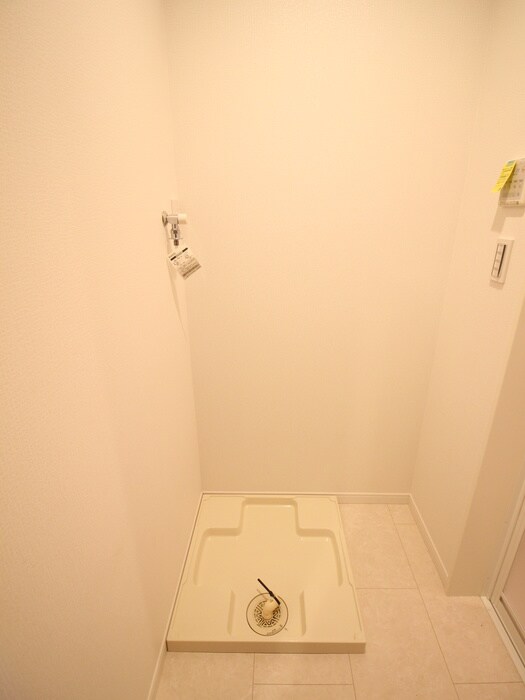 物件内観写真17　(洗濯機置場)