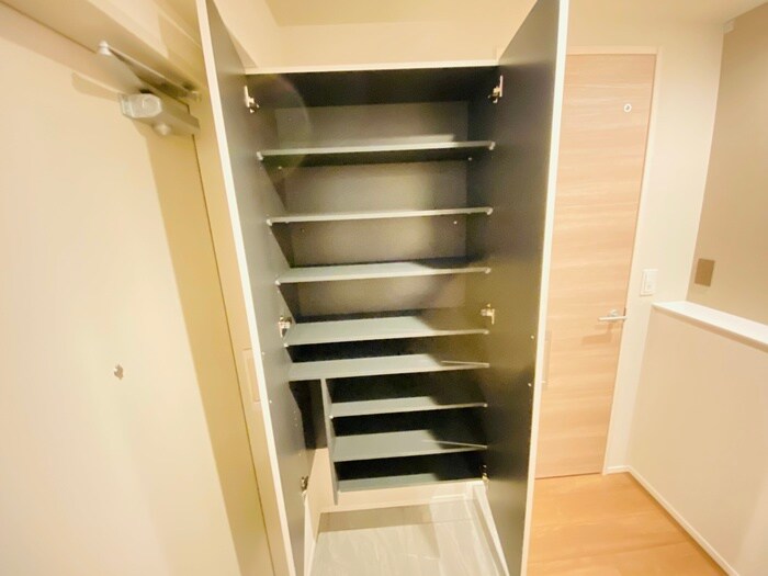 物件内観写真12　(靴箱)