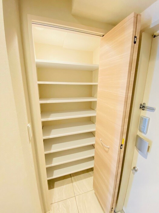 物件内観写真16　(靴箱)