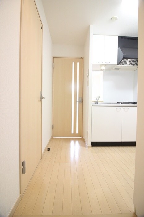 物件内観写真18　(廊下)