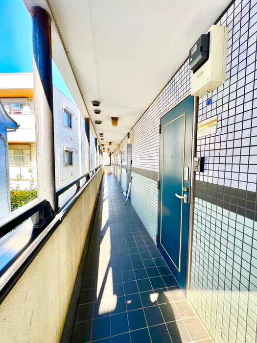 物件外観写真3　(エントランス部分)