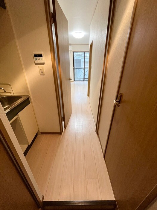 物件内観写真16　(廊下)
