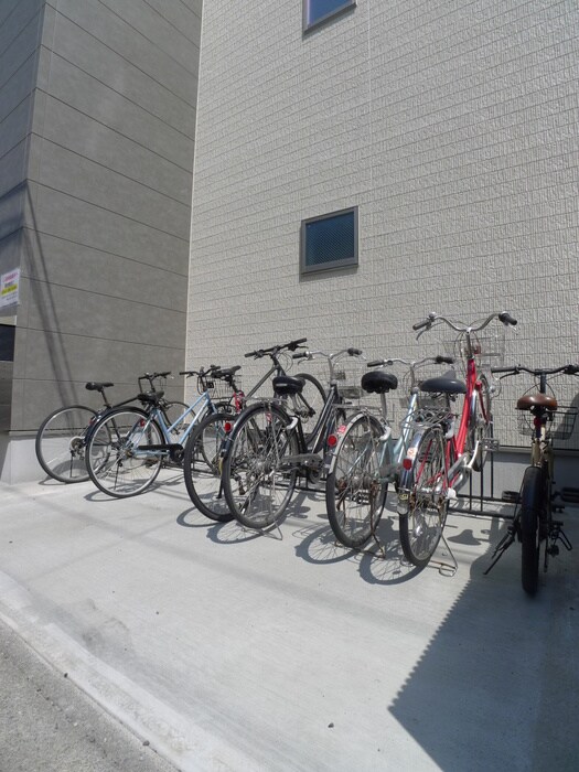 物件外観写真3　(駐輪場)