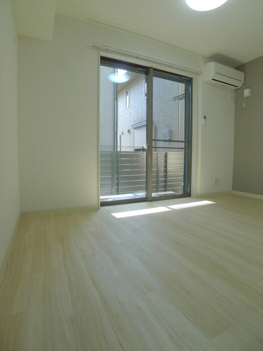 物件内観写真10　(居室)