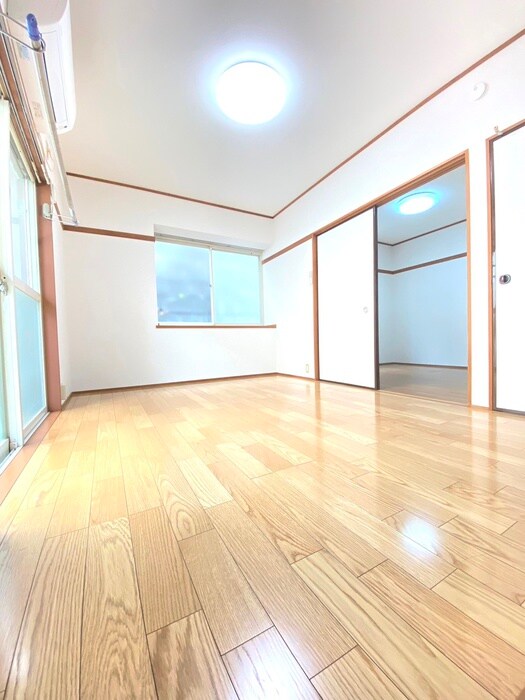 物件内観写真8　(居室)