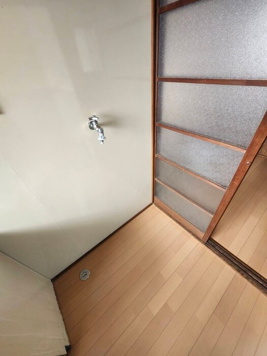 物件内観写真13　(洗濯機置場)